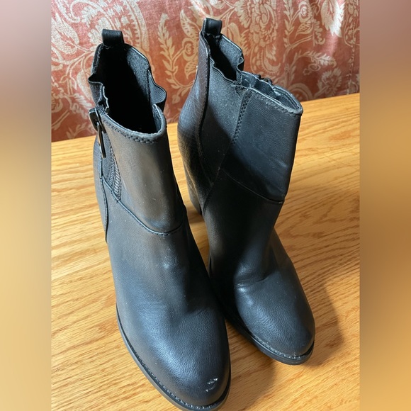 Aldo Black Booties - Picture 1 of 5